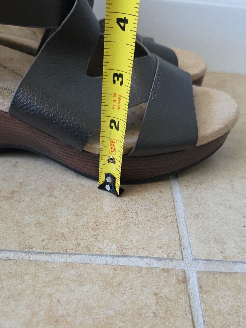 EASY STREET Rosa Crisscross Wedge Sandals Charcoal Sz 7.5WW Comfy Cushioned - Picture 14 of 15